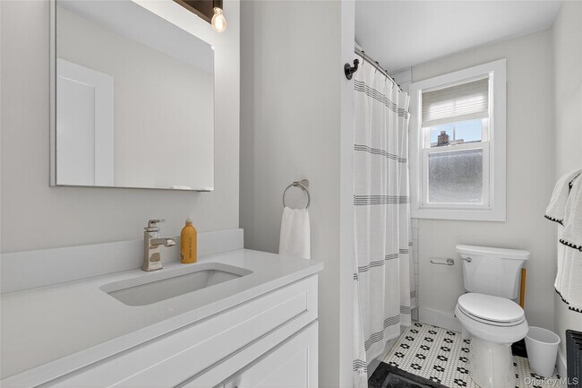 Building Photo - 44 Madeleine Ave