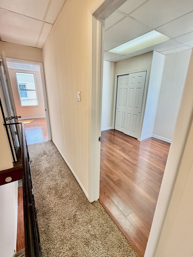 Building Photo - Spacious 3 BR / 1 BA HOUSE in Great South Philly location w/ Hardwood Flooring-Nice Kitchen-Washe...