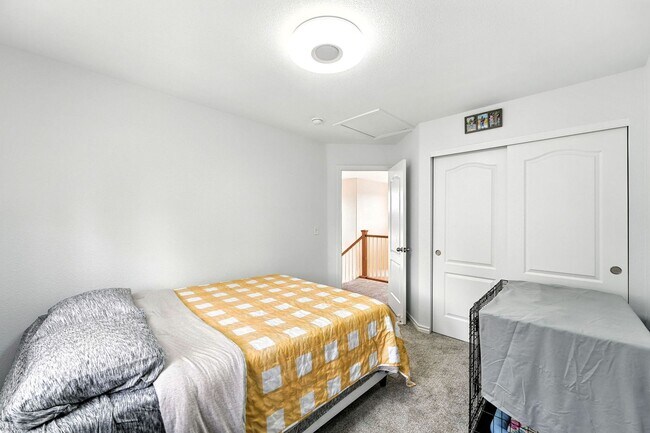 Building Photo - 3 car garage! Across from huge park! Great...