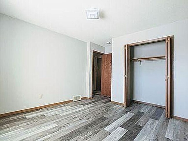 Building Photo - 230 Leighton Dr