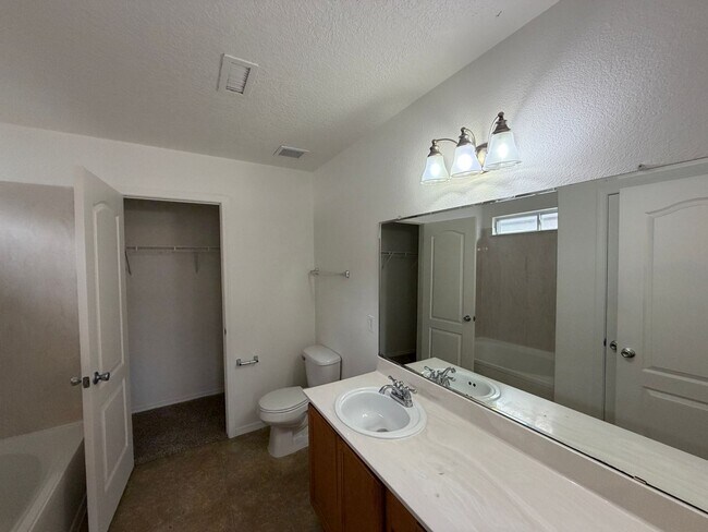 Building Photo - 3 Bedroom Single Story Home Available Near 98th St & Dennis Chavez Blvd SW!