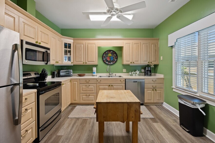 Building Photo - 723 Bonnyneck Dr