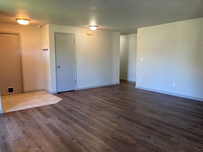 Building Photo - 1309 Woodbury St