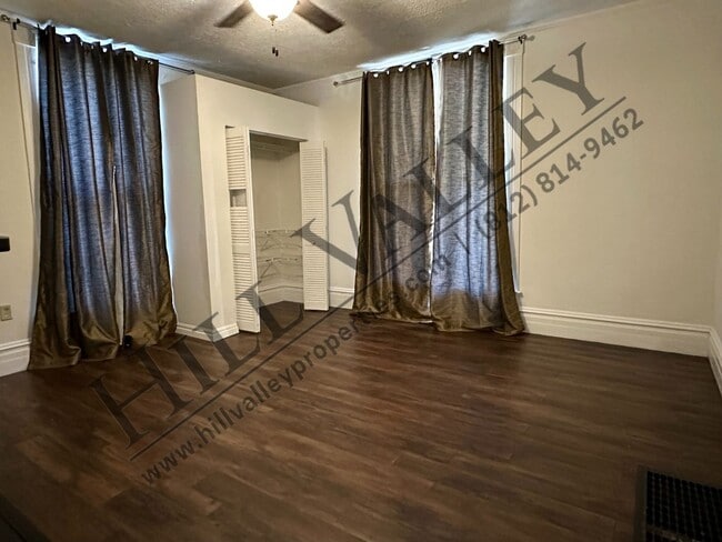 Building Photo - Large four bedroom in Farrington's Grove Historical District