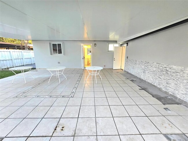 Building Photo - 10317 SW 7th St