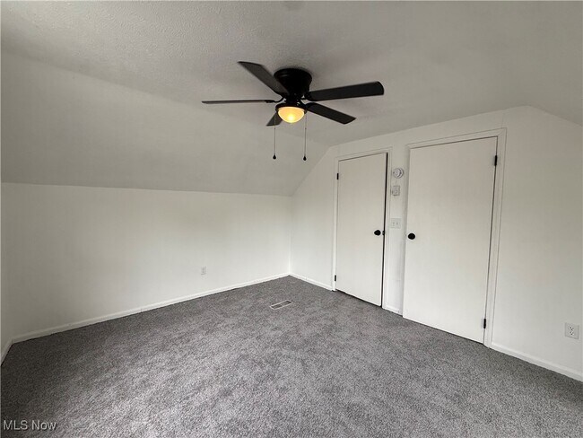 Building Photo - 9253 Edmunds Ave