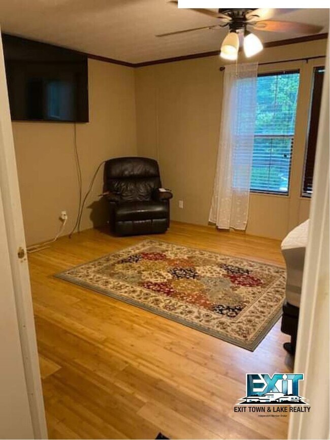 Building Photo - Private and secluded ranch in lakefront subdivision!
