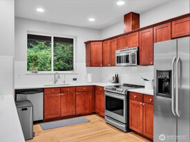 Building Photo - 35227 SE Aspen Ln
