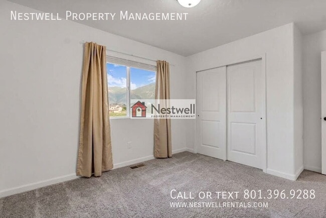 Building Photo - 1836 N Willet Dr