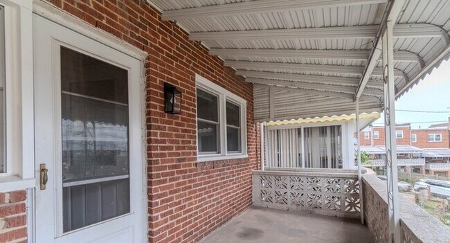 Building Photo - 3 Bedroom Home 21206
