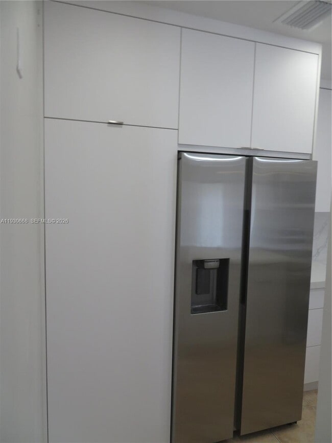 Building Photo - 7328 Miami Lakeway S