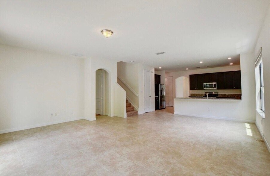 Building Photo - 8979 Gulf Run Way