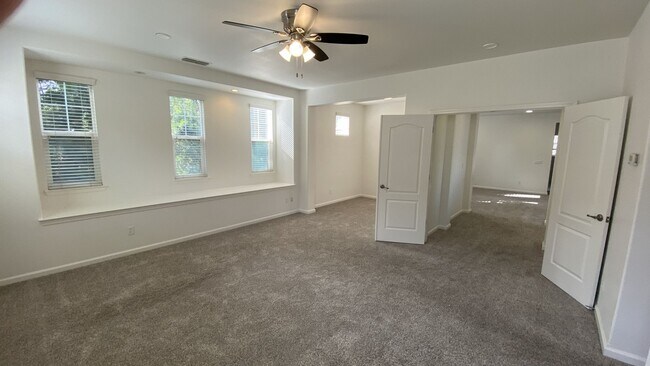 Building Photo - Mountain House Home Spacious 4 Bedroom, 3.5 Bath Home with Bonus Loft