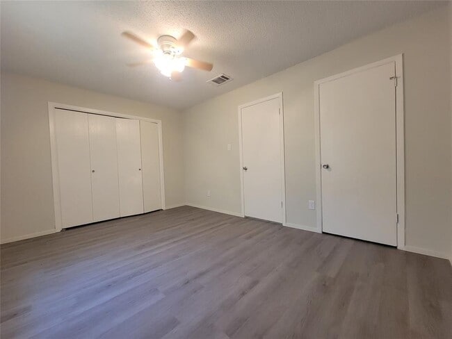 Building Photo - 12303 Alderbrook Dr