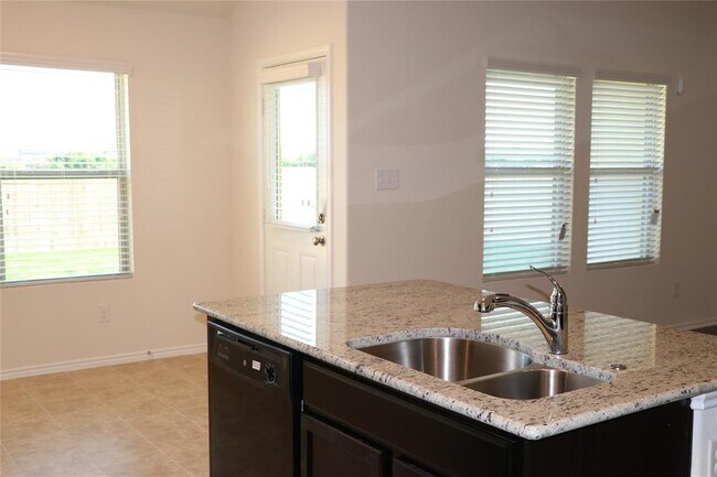Building Photo - 1032 Hillrose Dr