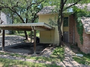 Building Photo - 1616 Elmhurst Dr