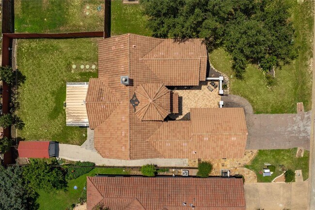 Building Photo - 15203 Lariat Trail