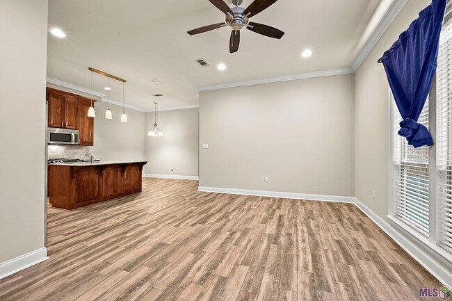 Building Photo - 7723 Ibiza Dr