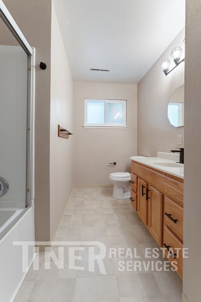 Building Photo - 7519 Westgate Dr