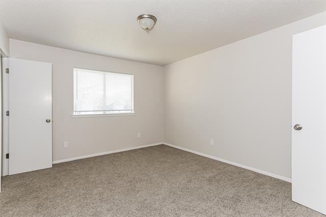 Building Photo - 250 Prairie Grove Dr