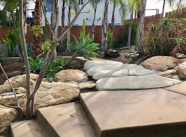 Building Photo - Stunning 3 Bedroom 2 Bathroom Home in La Mesa!