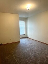 Building Photo - Beautiful 4-Bedroom Home