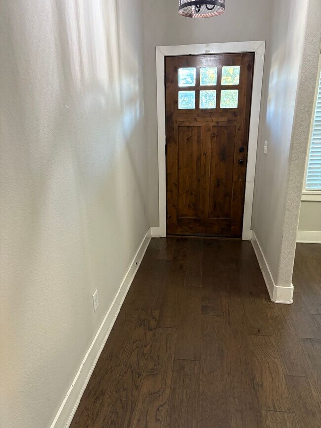 Building Photo - BEAUTIFUL HOME IN GREAT LOCATION!
