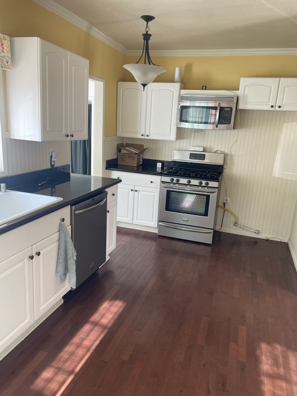 Building Photo - 515 S Indiana St