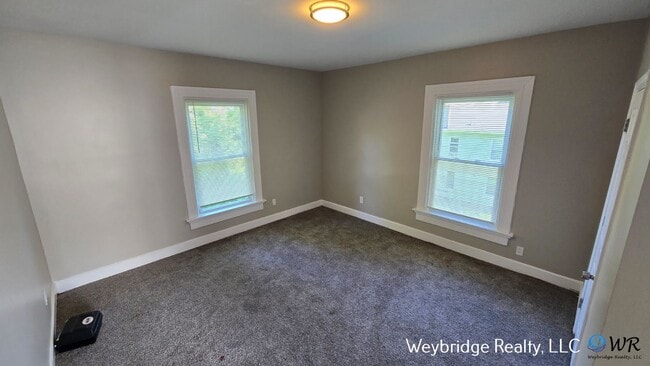 Building Photo - 4 Bedroom 1.5 Bathroom House in Norwood