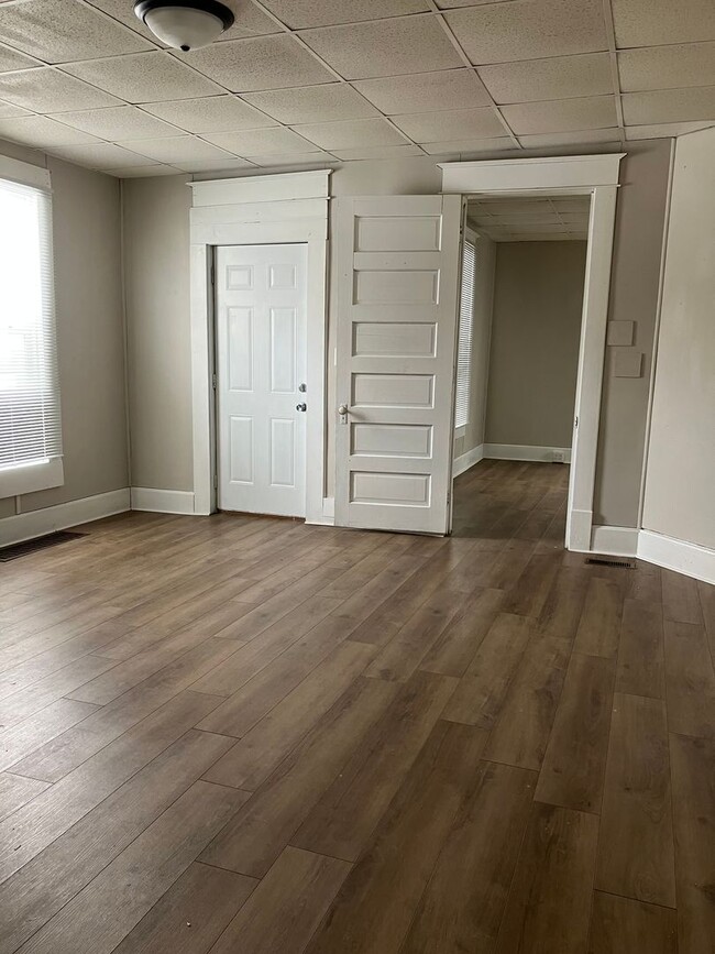 Building Photo - 624 2nd Ave