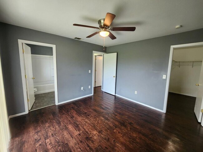 Building Photo - 3985 Avanti Cir