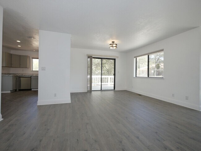 Building Photo - 2503 Hogan Ct