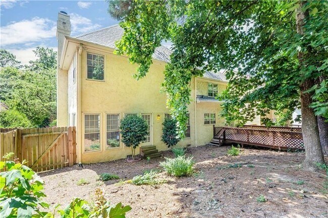 Building Photo - 919 Bridgegate Dr NE