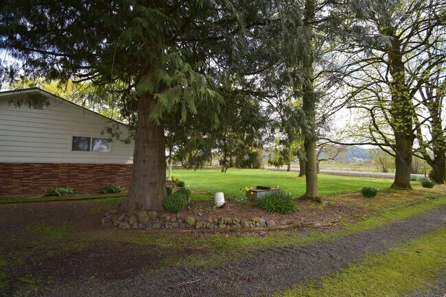 Building Photo - 34885 Lake Creek Dr