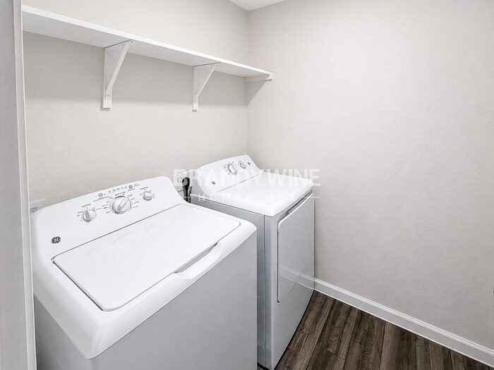 Building Photo - 2024 Harebell Dr