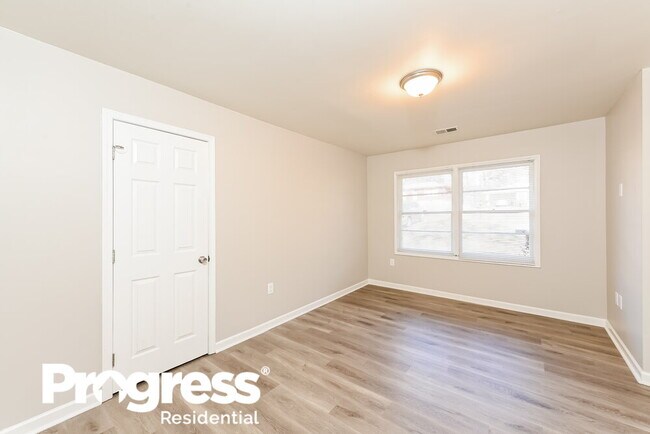 Building Photo - 1644 E Woodberry Ave