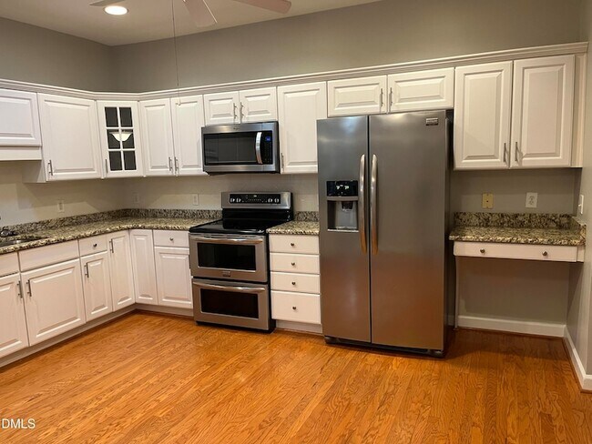 Building Photo - 1021 Thistle Briar Pl