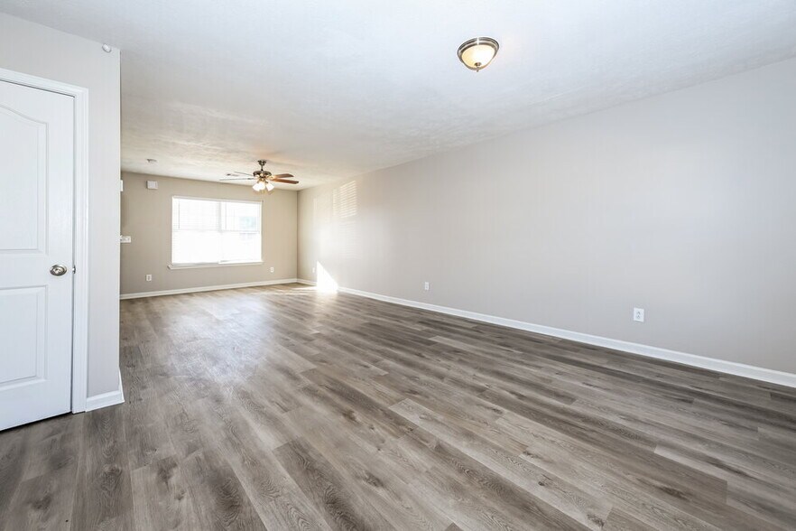 Building Photo - 336 Sarna Dr