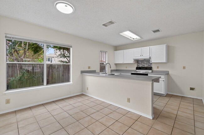Building Photo - 8910 Kenton Mist