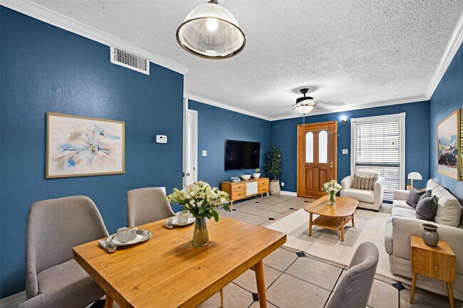 Building Photo - 1220 Shadowdale Dr