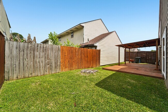 Building Photo - 9721 Debbie Ln