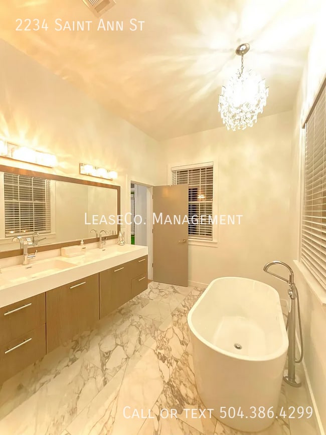 Building Photo - 2234 St Ann St.