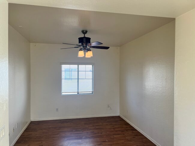 Building Photo - 14072 W Country Gables Dr