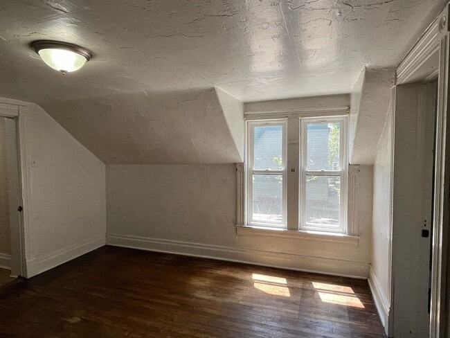 Building Photo - 4 Bed 2 Bath Single Family Home in Wausau