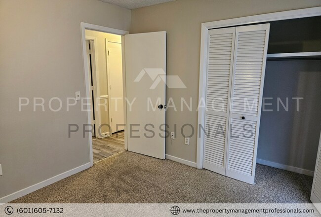 Building Photo - Relaxing and ready for you located in the ...