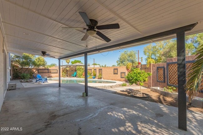 Building Photo - Exceptional 6-Bedroom Home with Private Pool Near ASU