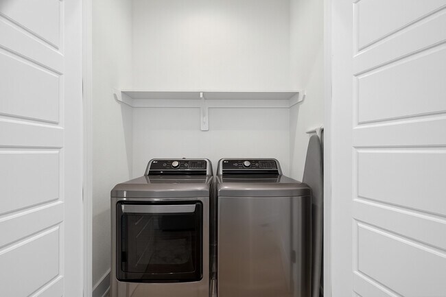 Building Photo - 4806 Gano St