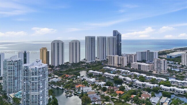 Building Photo - 16500 Collins Ave