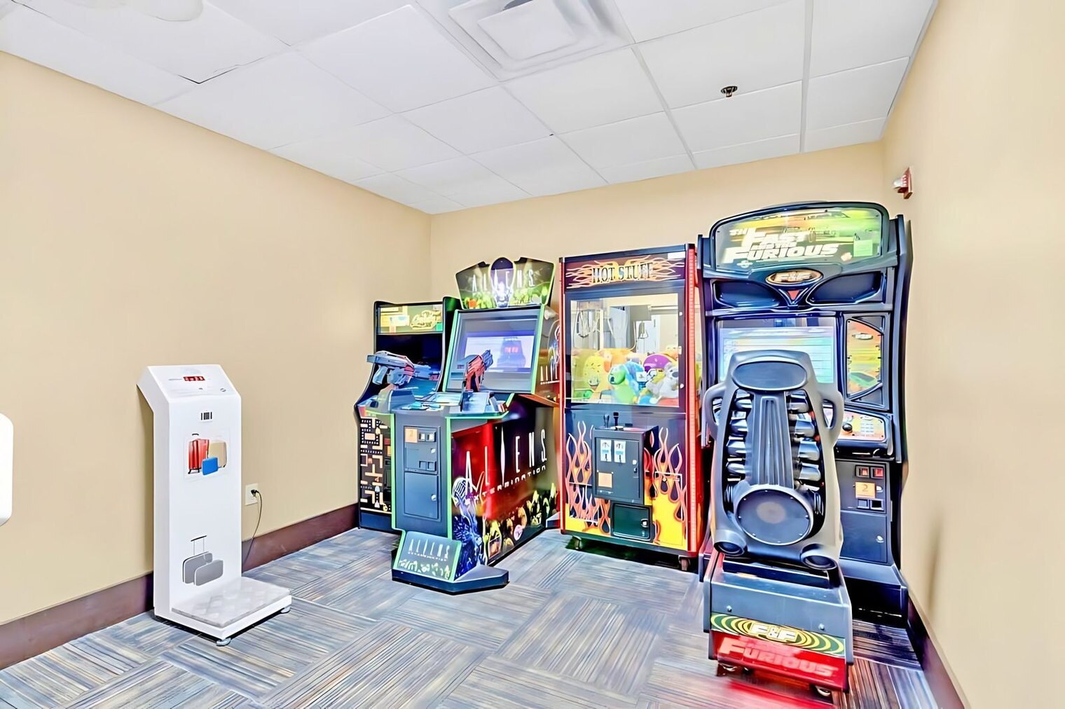 Building Photo - 7601-7601 Canada Ave