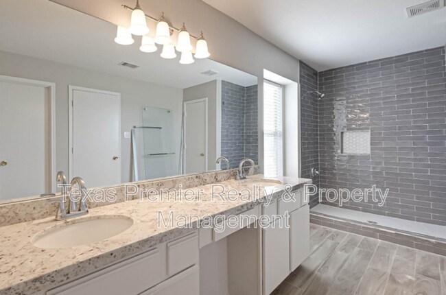 Building Photo - 5011 Redwing Brook Trail